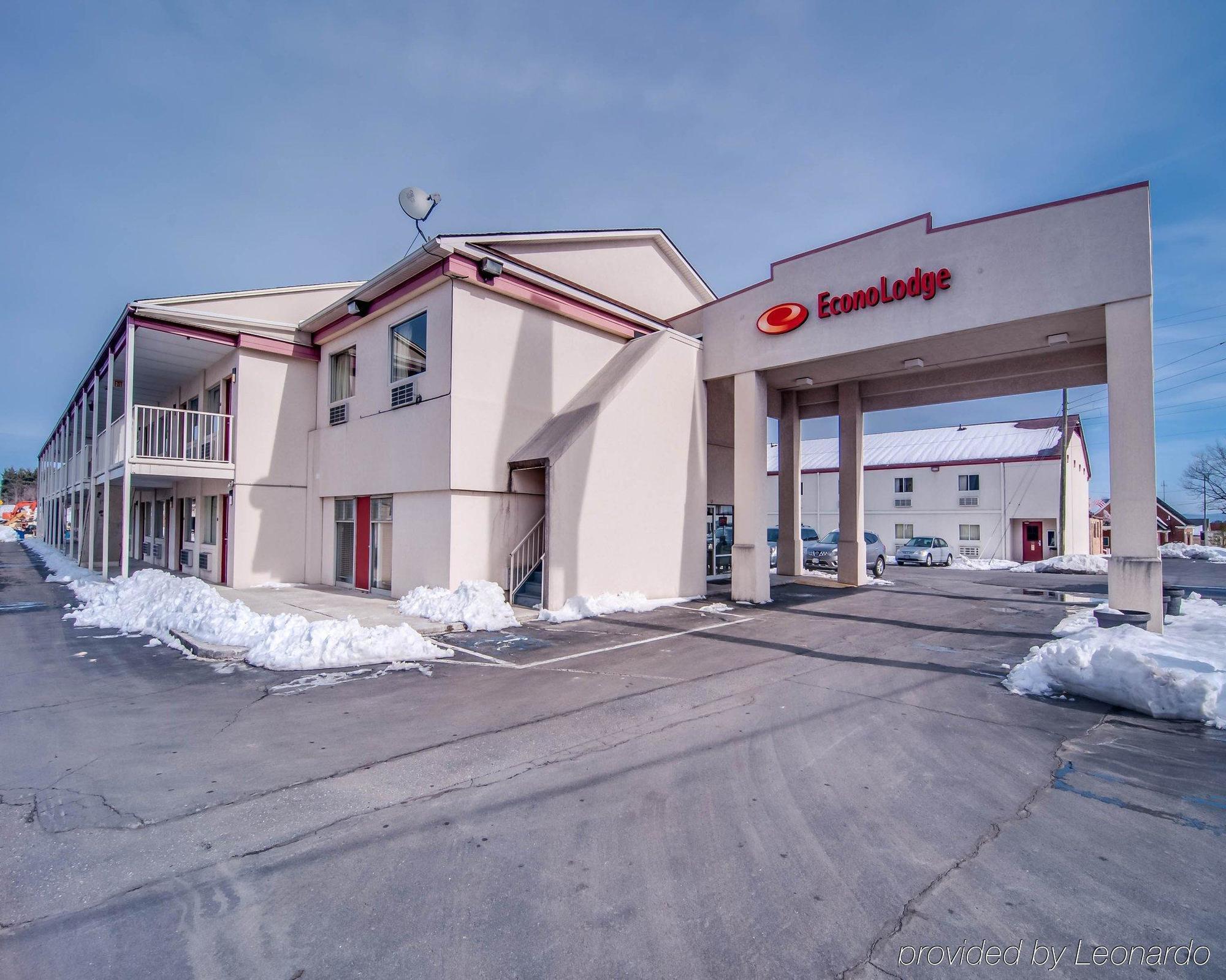 Econo Lodge East Staunton Exterior photo
